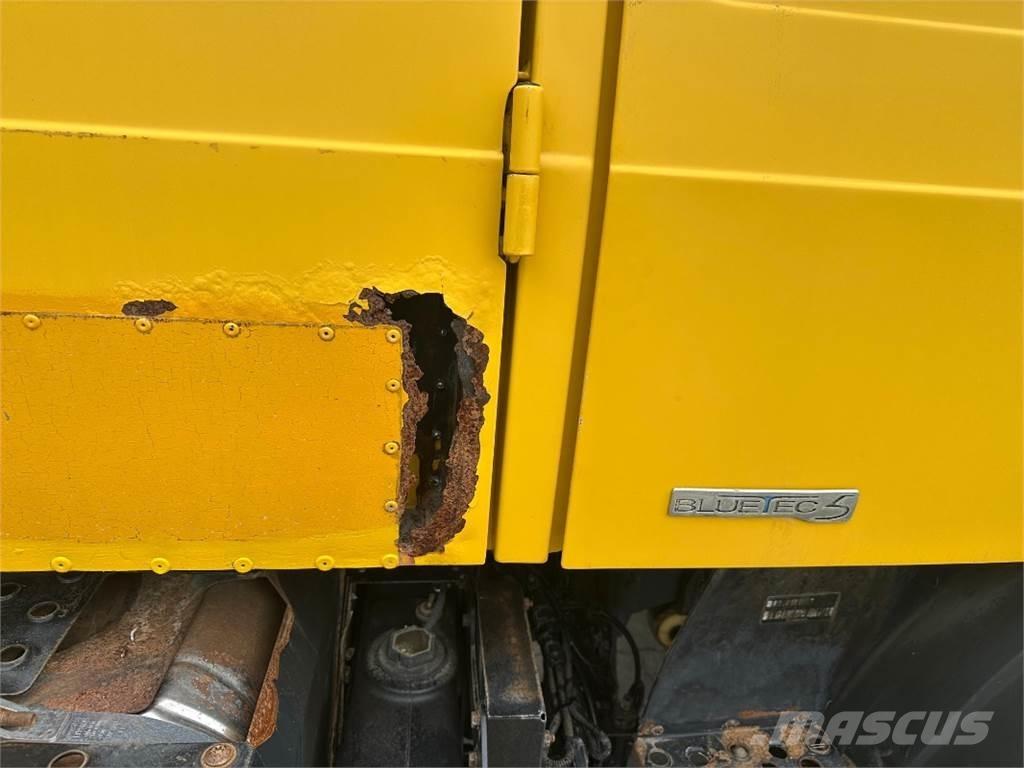 MB Trac U 4000 曳引機