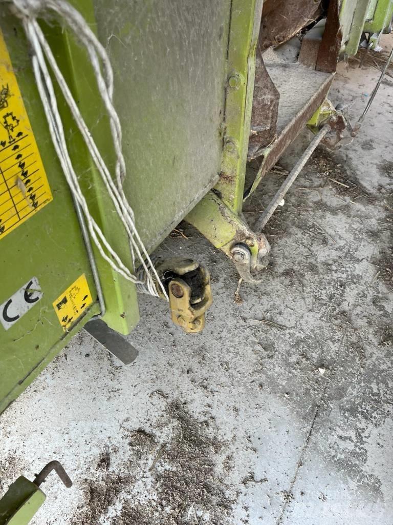 CLAAS RU 600 自走式飼料採集機