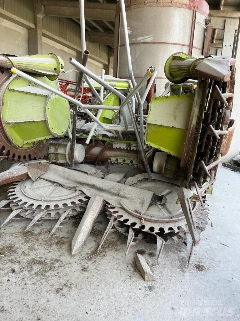 CLAAS RU 600 自走式飼料採集機