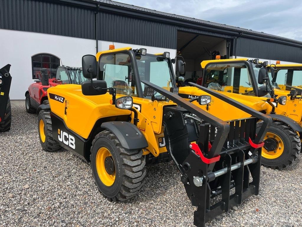 JCB 525-60 Hi-Viz 伸縮臂操作車
