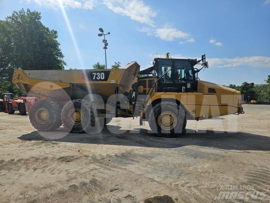 CAT 730 鉸接式起吊車
