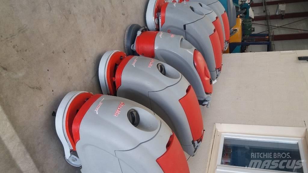  Autolaveuse Comac 掃倉機