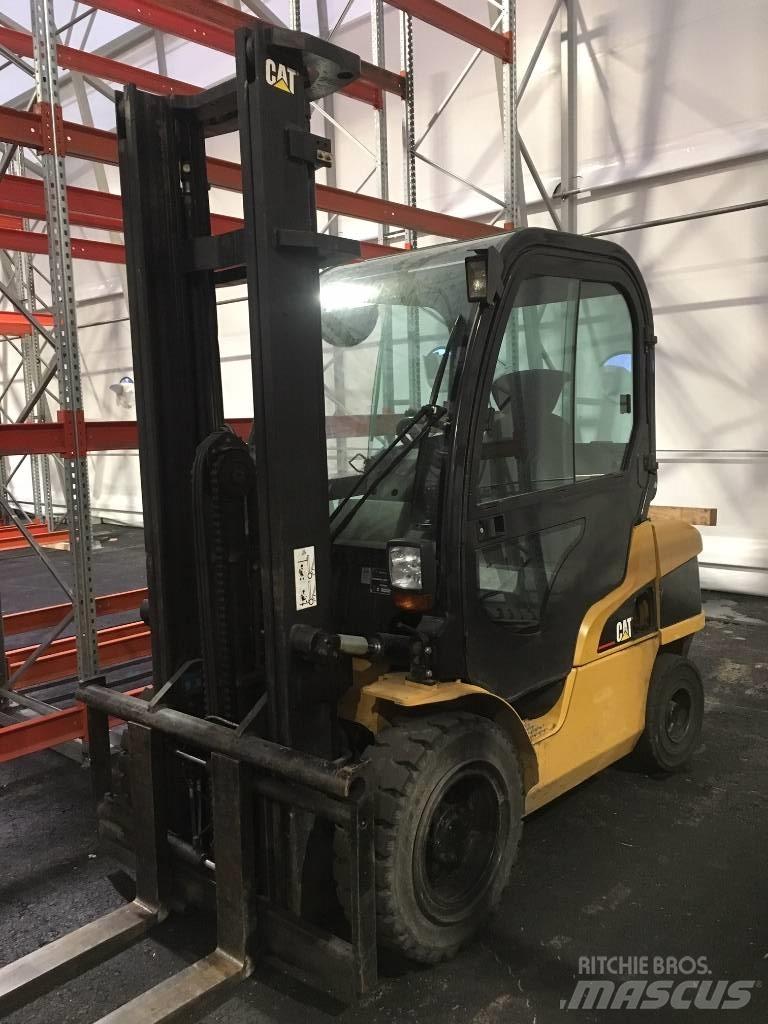 CAT DP 35 N 柴油卡車