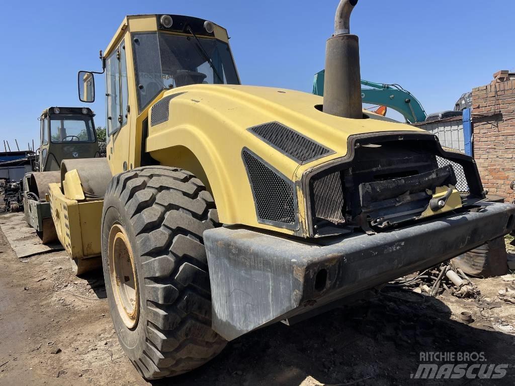 Bomag 226-4 單輪滾壓機