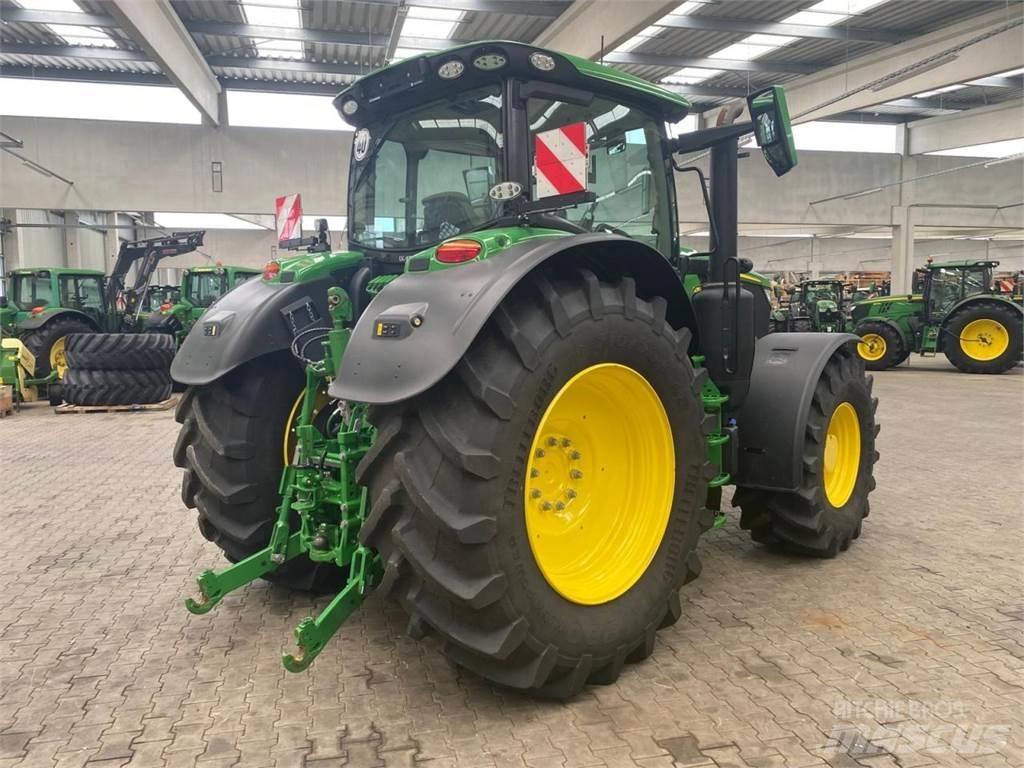 John Deere 6R 215 曳引機