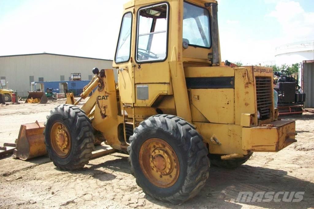 CAT 910 輪胎式裝載機