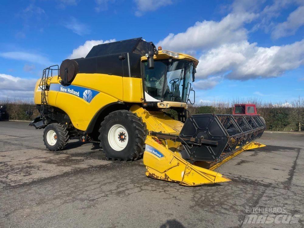 New Holland CX 780 聯合收穫機
