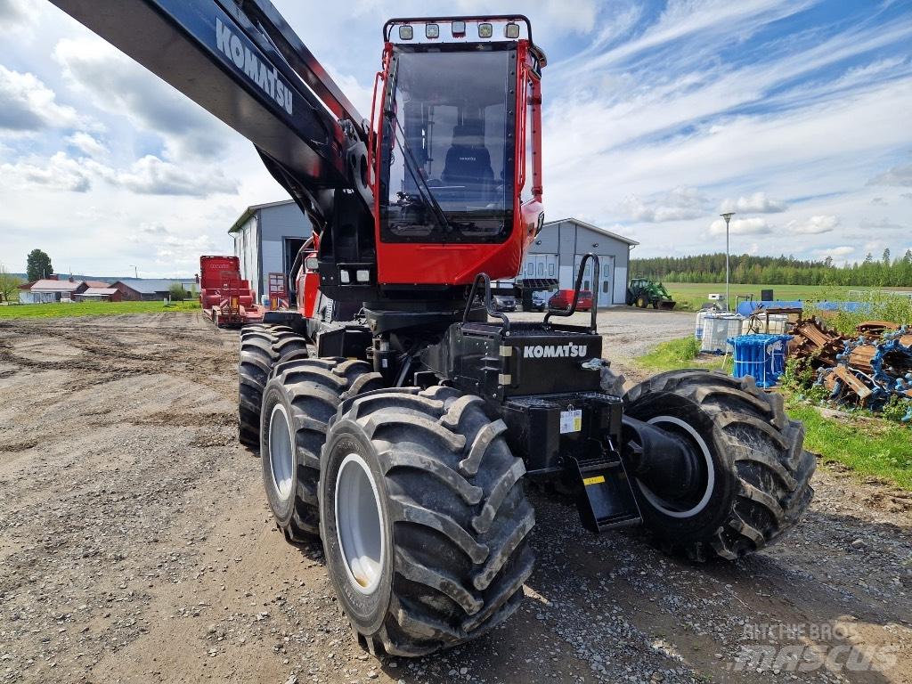 Komatsu 931 XC 收穫機
