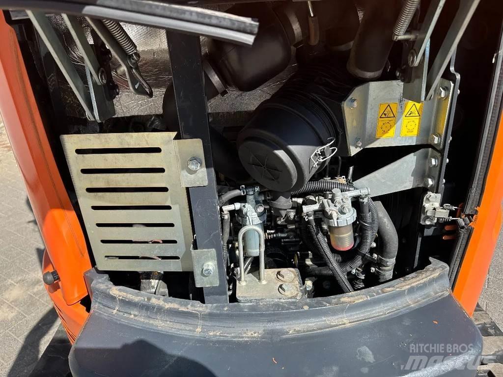 Hitachi ZX26U-6CR 小型挖土機/掘鑿機<7t(小型挖掘機)