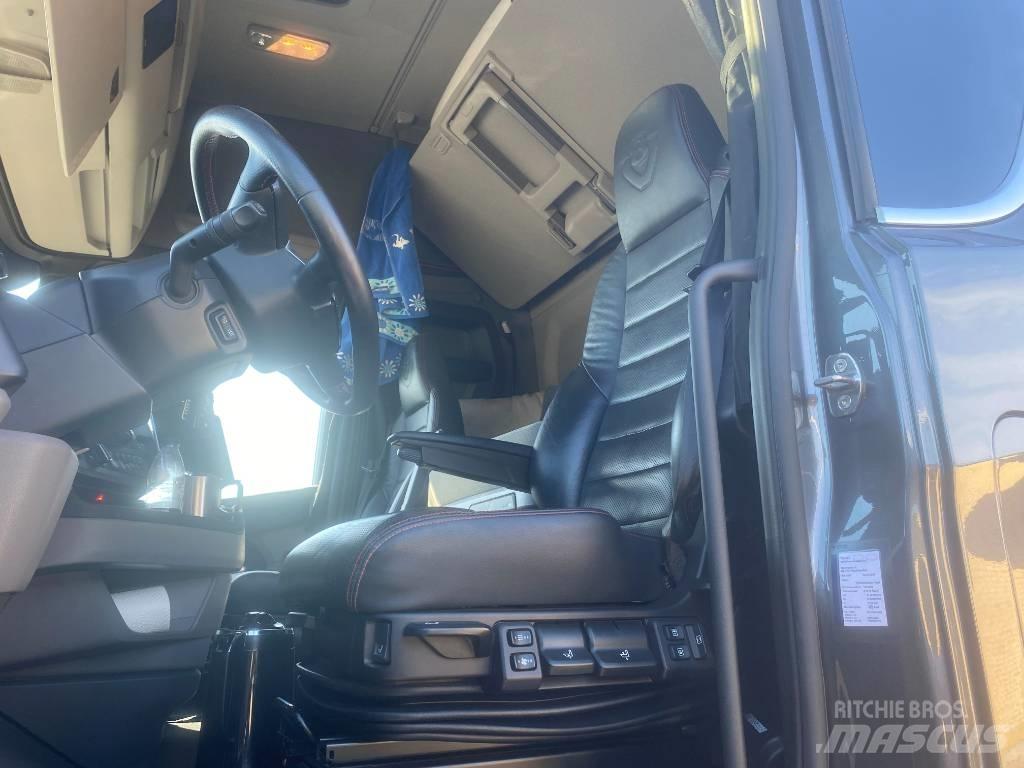 Scania S 520 貨箱式卡車