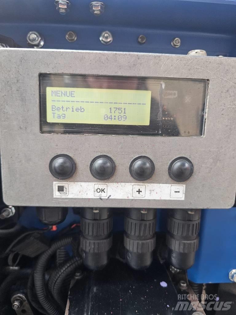 Irus Deltrak 2.5 裝載與牽引式割草機
