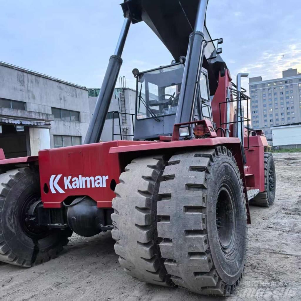 Kalmar DRF 450 前伸型堆積機