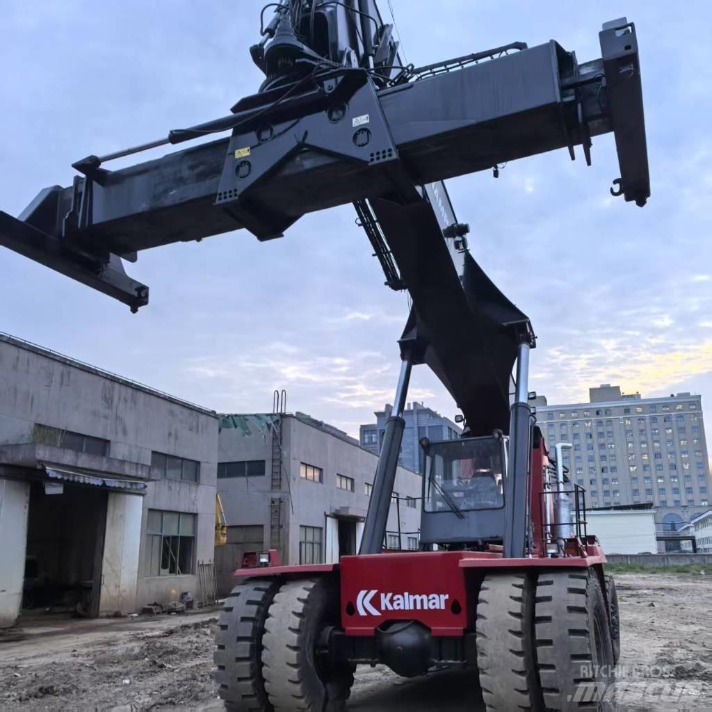Kalmar DRF 450 前伸型堆積機