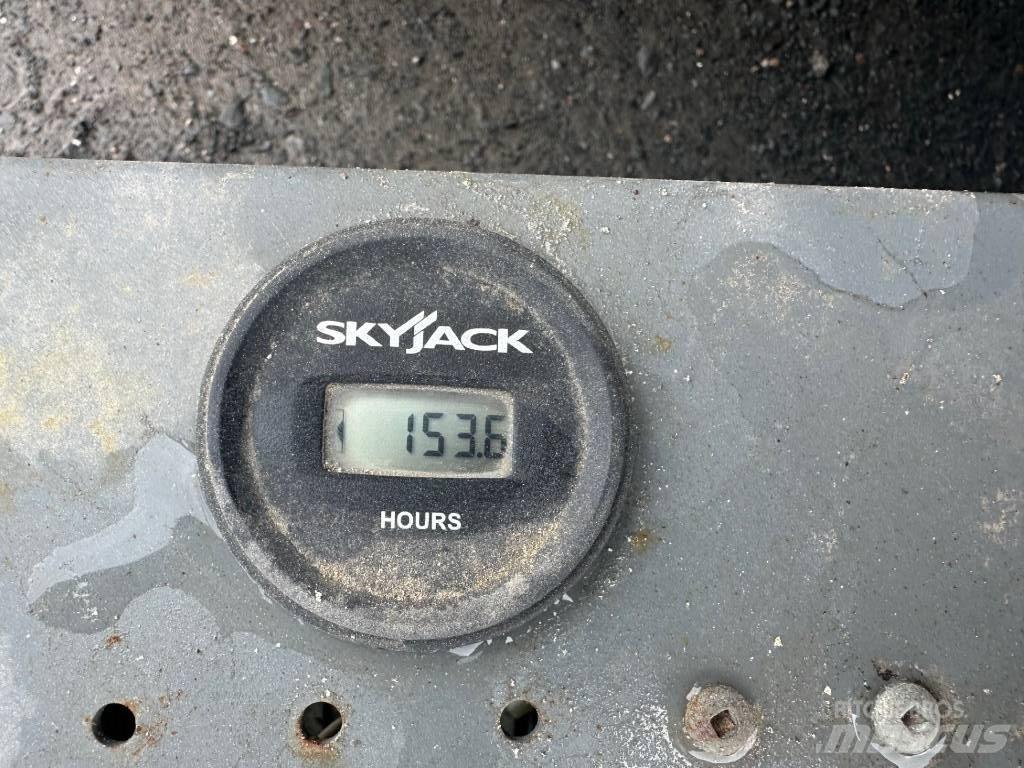 SkyJack SJ 3219 剪式升降機