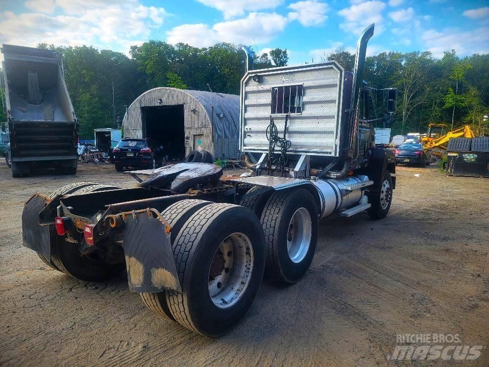 Mack CH 613 曳引機組件