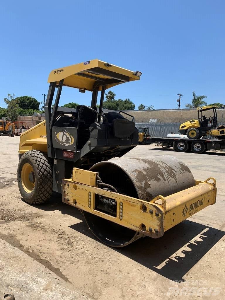 Bomag BW 177DH-50 單輪滾壓機