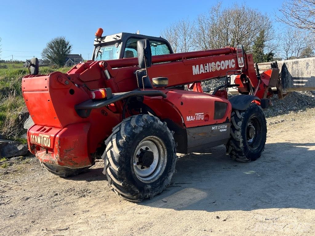 Manitou 1740 伸縮臂操作車