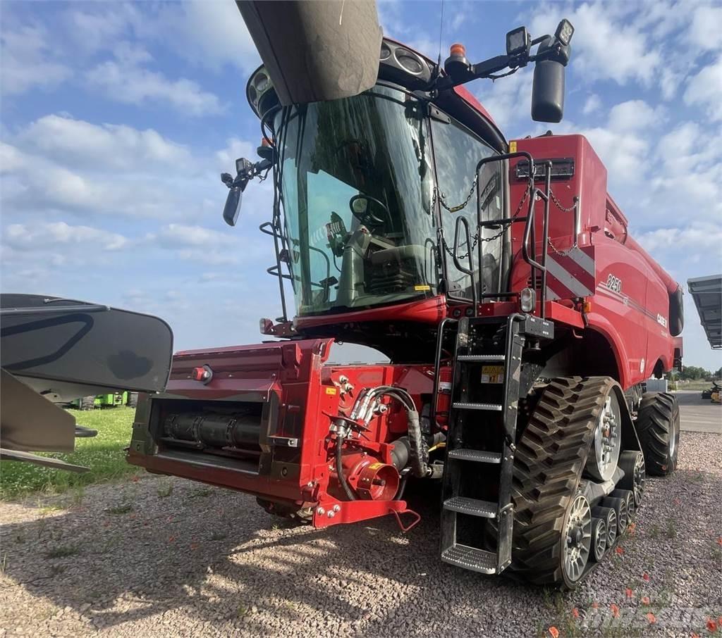 Case IH 8250 ASF 聯合收穫機