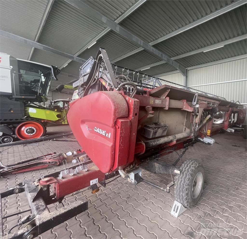 Case IH 8250 ASF 聯合收穫機