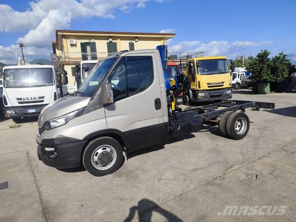 Iveco Daily 35-130 起重機卡車