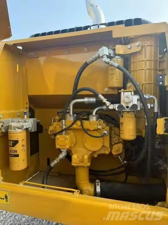 CAT CAT323D2L 中型挖土機/掘鑿機/挖掘機 7t-12t