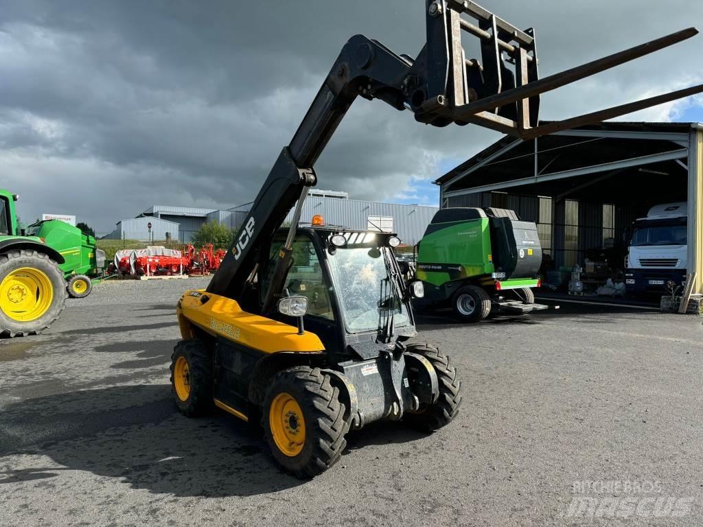 JCB 516 40 COMPACT 農業用伸縮臂裝載機