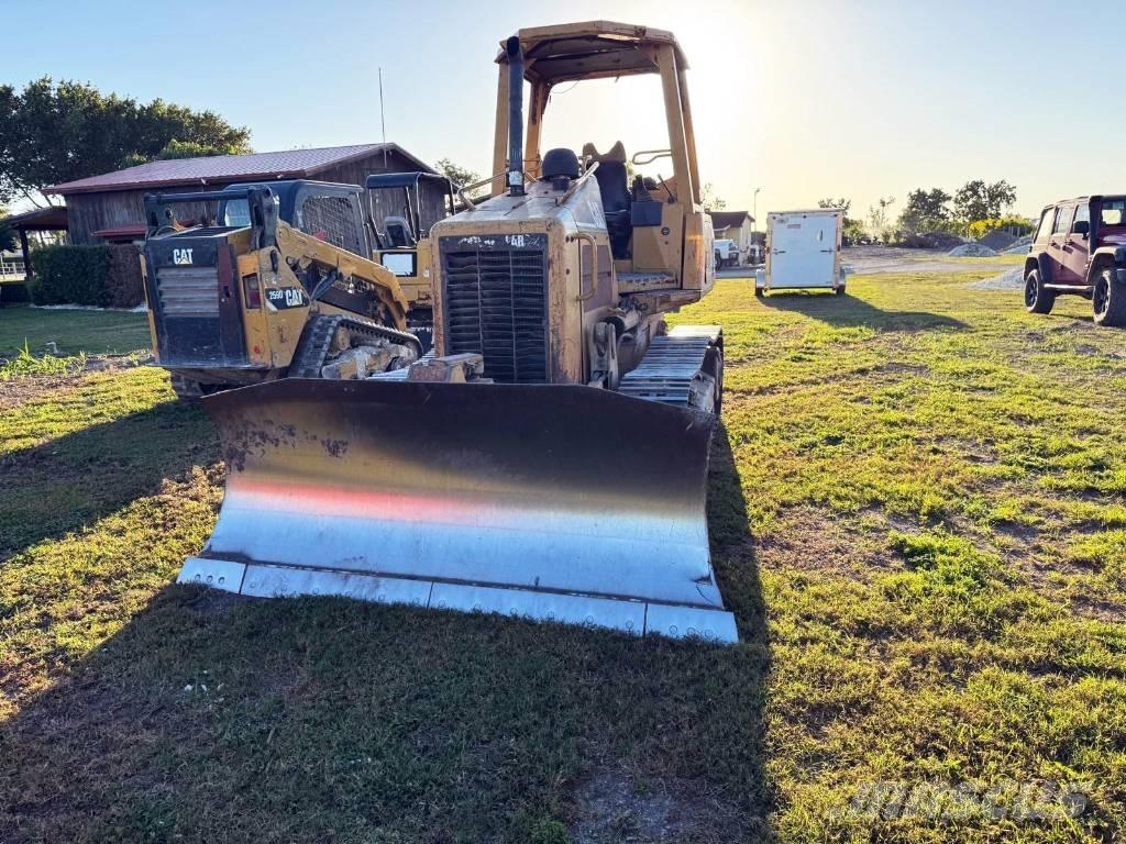 CAT D 3 G 履帶推土機