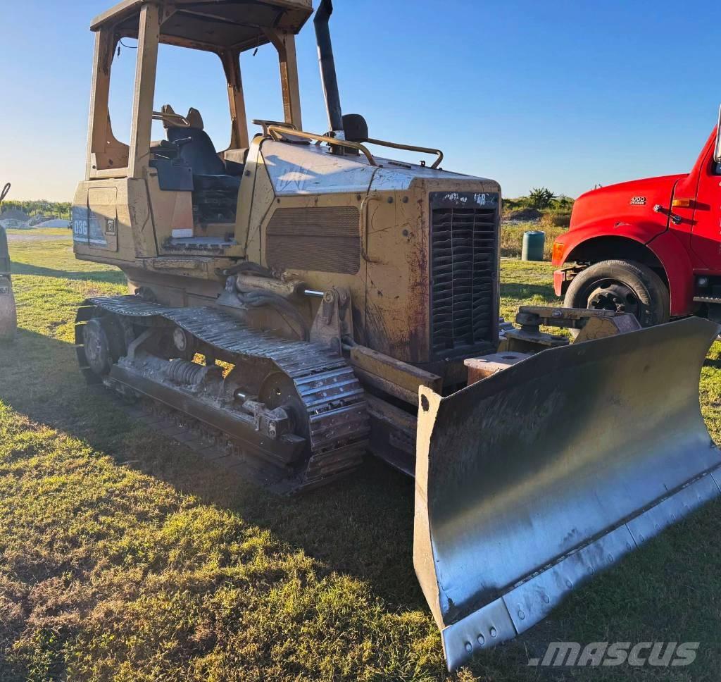 CAT D 3 G 履帶推土機