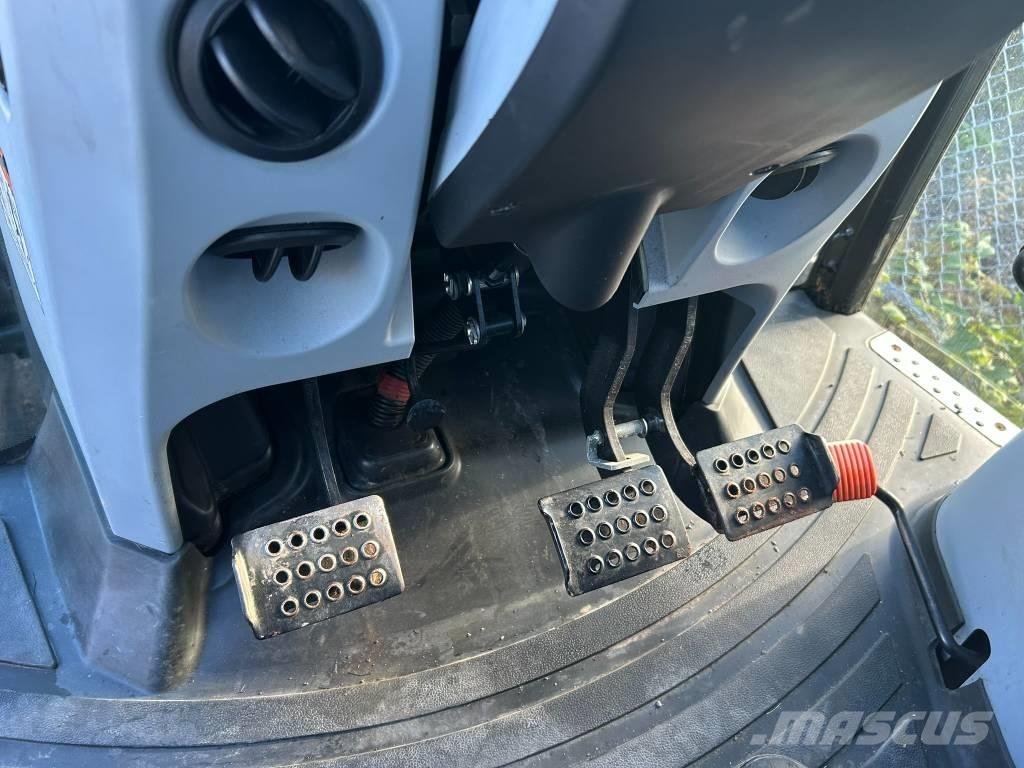 New Holland T 5.105 曳引機