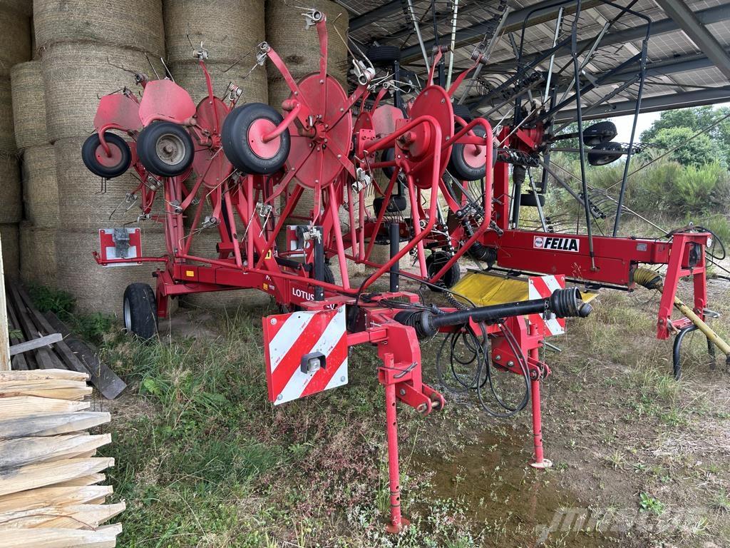 Lely LOTUS 1020 耙與翻草機