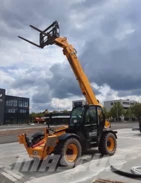 JCB 540-140 伸縮臂操作車