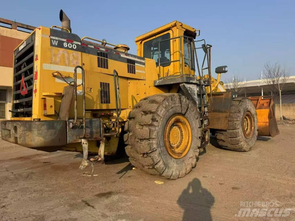 Komatsu WA 600-3 輪胎式裝載機