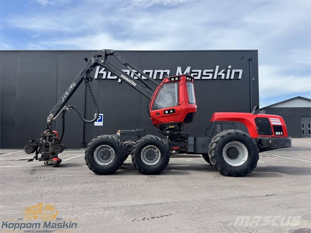 Komatsu 951 收穫機