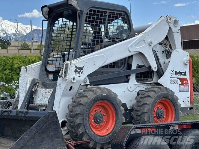 Bobcat S650 滑移轉向裝載機
