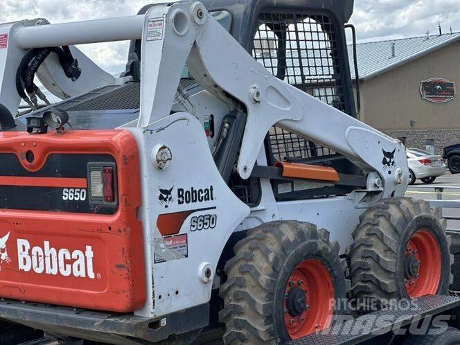 Bobcat S650 滑移轉向裝載機