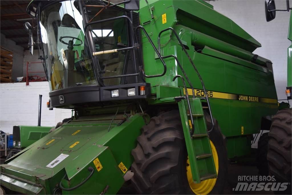 John Deere 2066 聯合收穫機