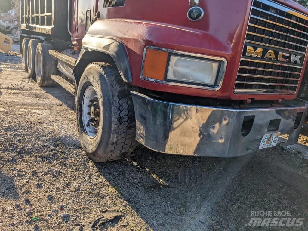 Mack CL 713 傾卸式卡車