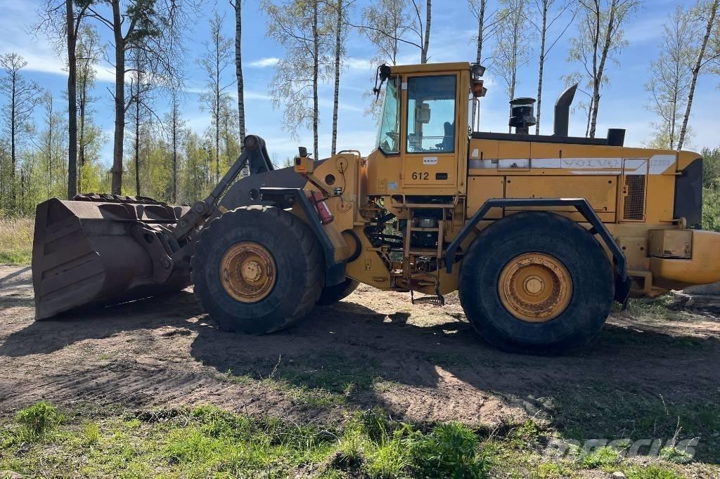 Volvo L 220 輪胎式裝載機
