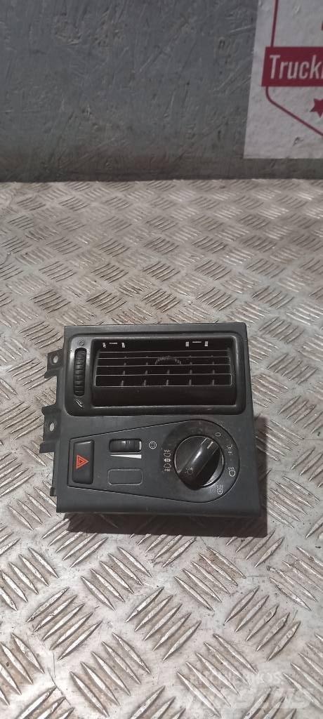 Volvo FH 12    20953569 駕駛室與內部