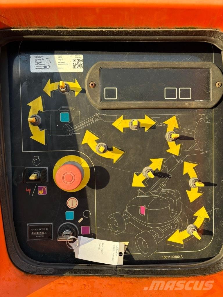 JLG 800 AJ 曲臂高空作業車