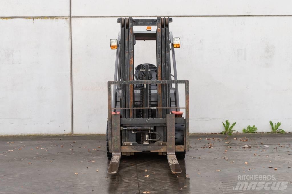 Manitou MI 30 D 柴油卡車