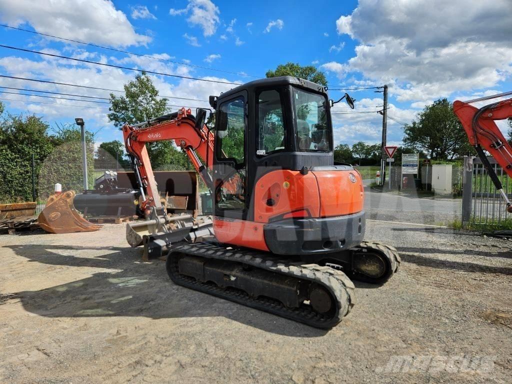 Kubota U 48-4 小型挖土機/掘鑿機<7t(小型挖掘機)