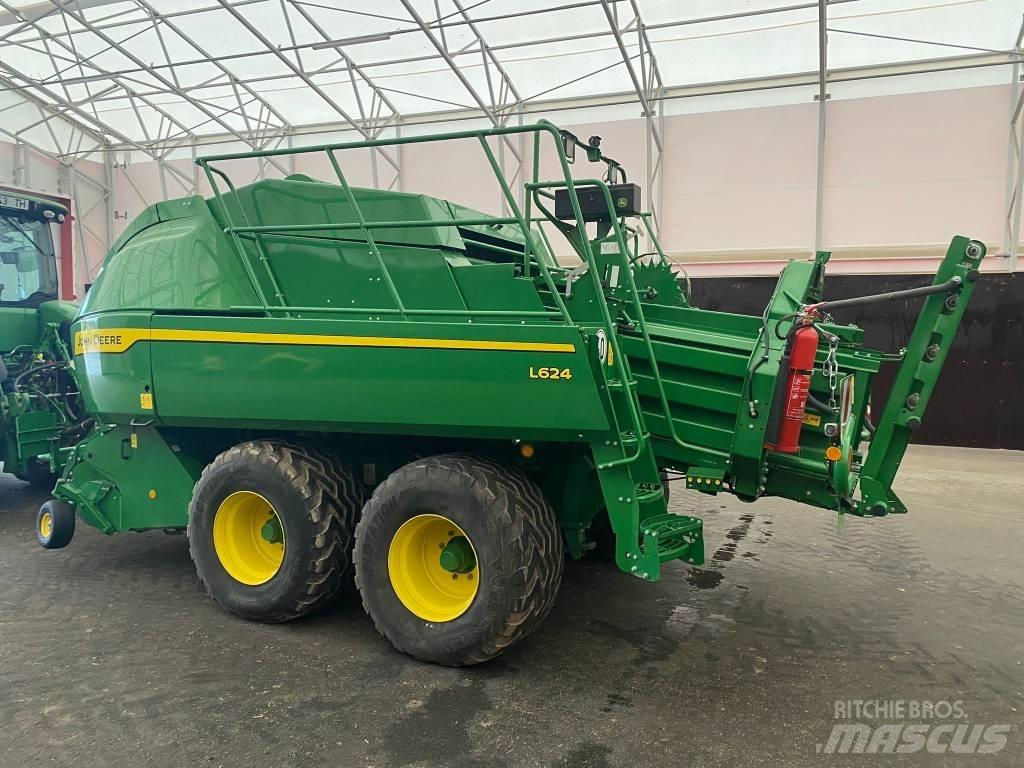 John Deere L624 方形打捆機
