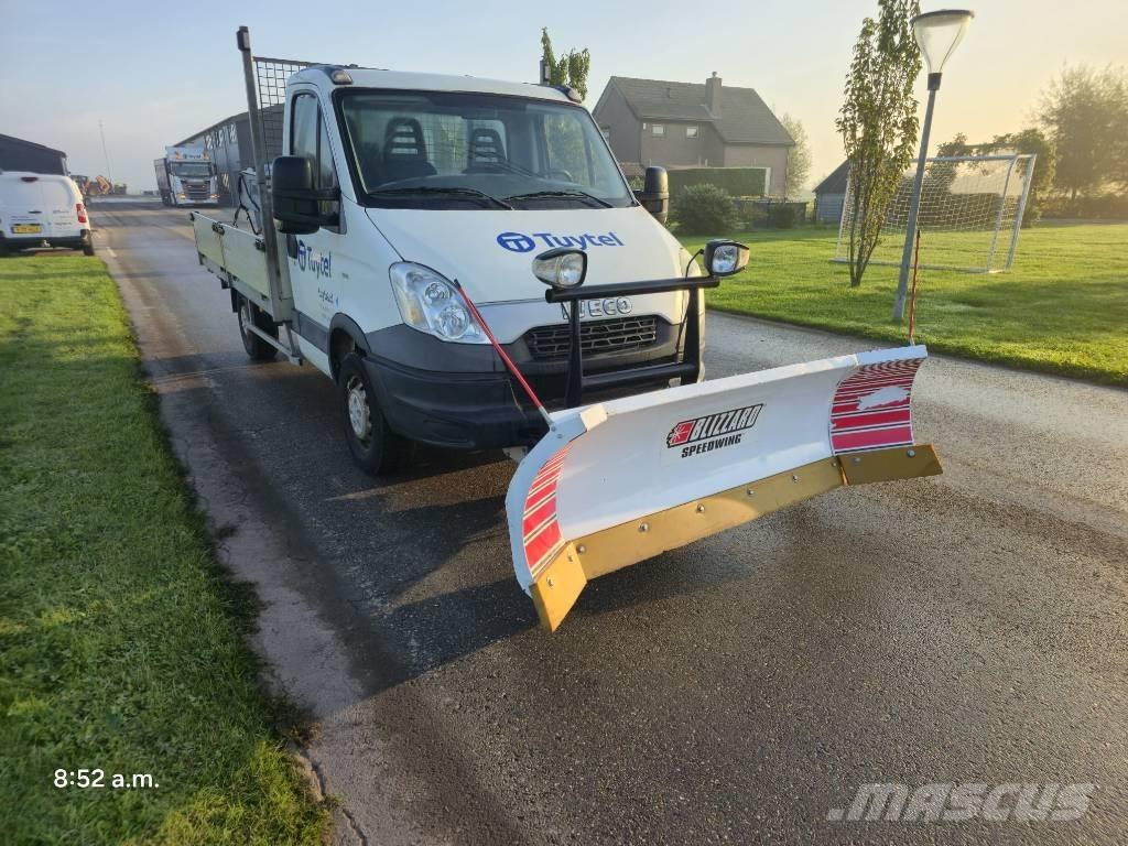 Iveco daily 35 s17 皮卡.傳統半斗卡車/側卸板