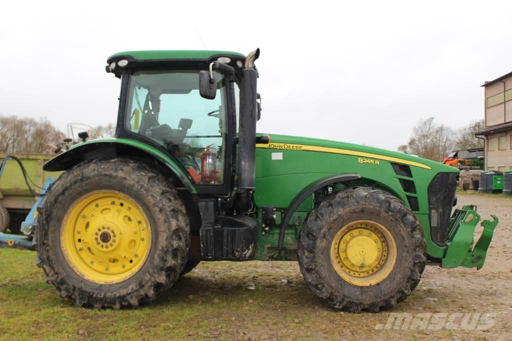 John Deere 8245 R 曳引機