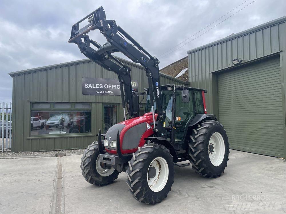 Valtra A 83 曳引機