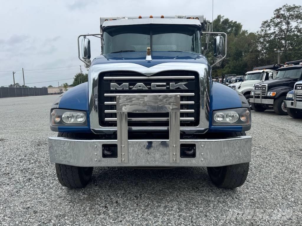 Mack Granite 64FR 傾卸式卡車
