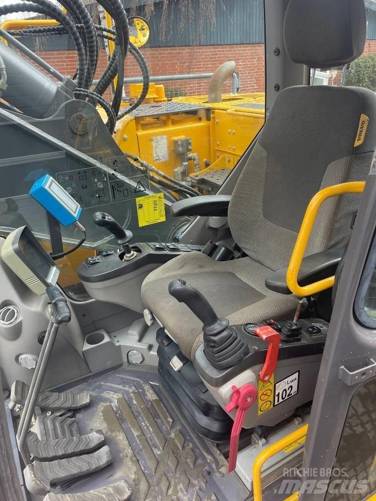 Volvo ECR235C 履帶式 挖土機/掘鑿機/挖掘機