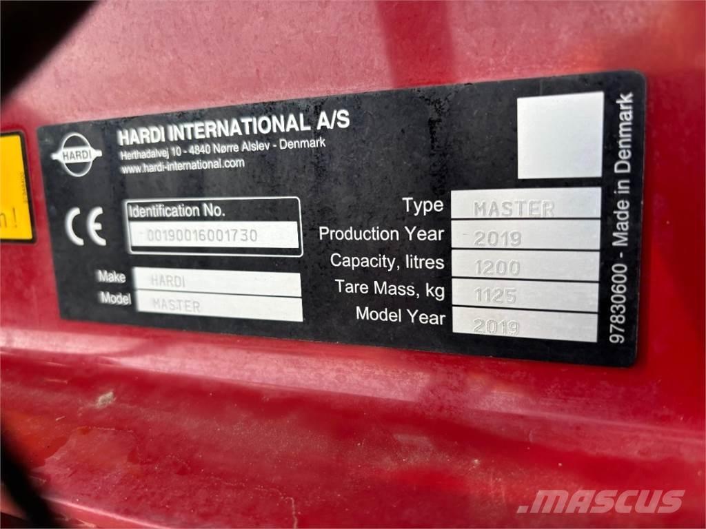 Hardi Master 1200 牽引式噴霧機
