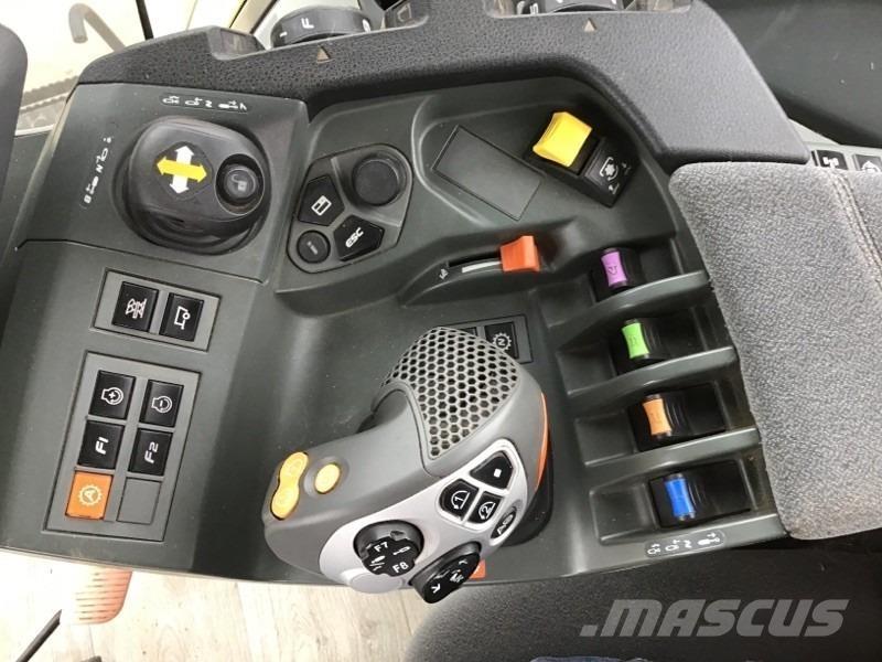 CLAAS Axion 830 曳引機